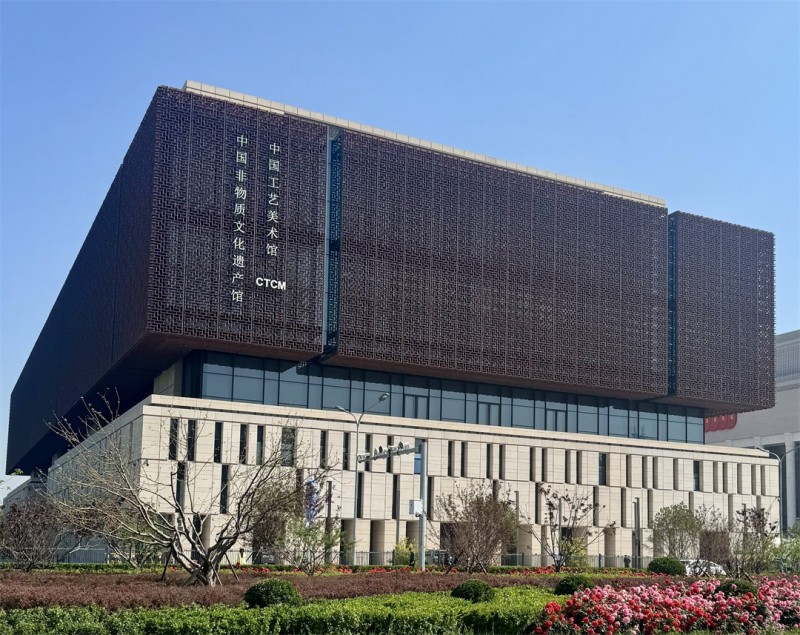 “守护者传播计划·诗心万象——张闻冰陶瓷艺术展”文化影响力持续绽放中