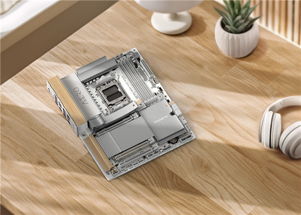 技嘉X870E AERO X3D WOOD主板用上木头、皮革：精美如艺术品