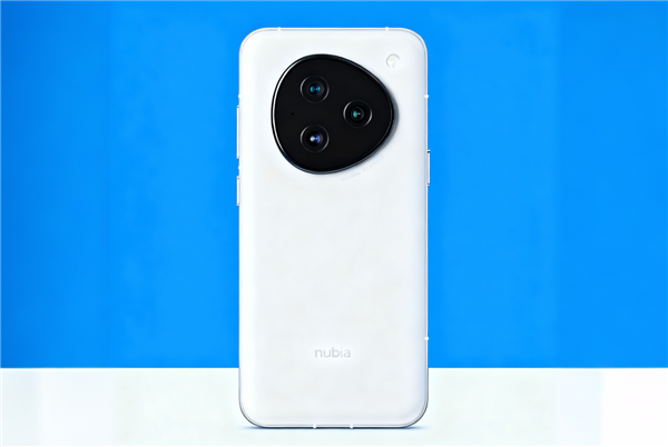 抖音副总裁李亮：AI手机助手本质是机主授权 与入侵、黑客、隐私无关