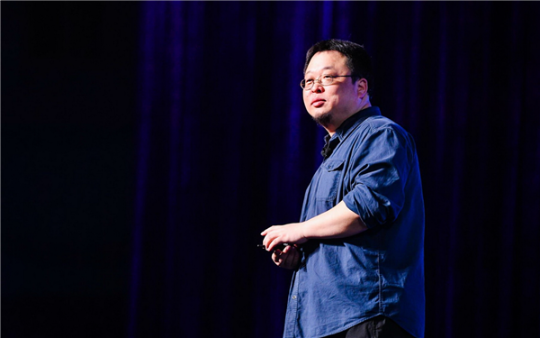 罗永浩：有些记者能和商业领袖聊 是因为长得好看