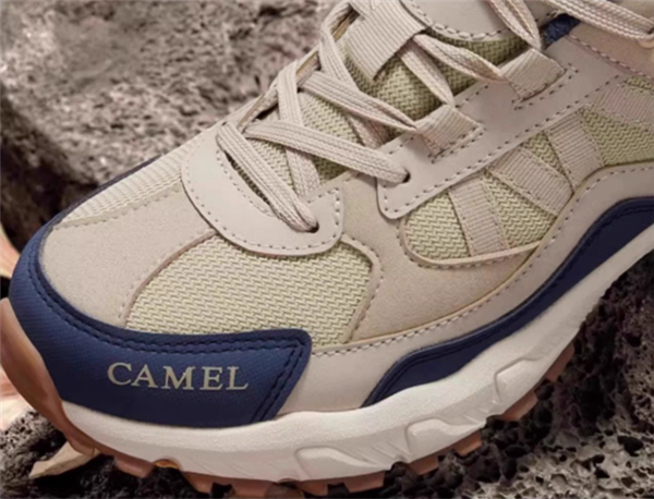 防滑力提升30%+：骆驼盘龙徒步鞋150元起1.2折大促