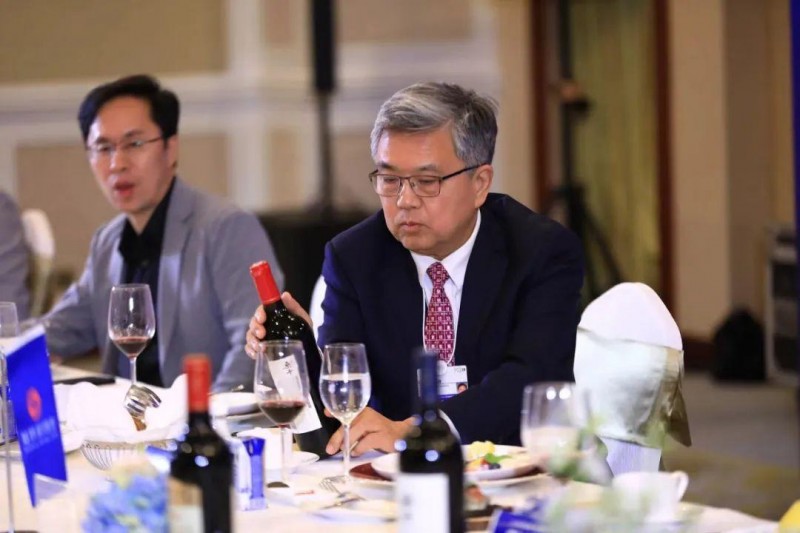 携手达沃斯|长城葡萄酒亮相2024夏季达沃斯·凤凰网梧桐夜话暨长江之夜(图7)