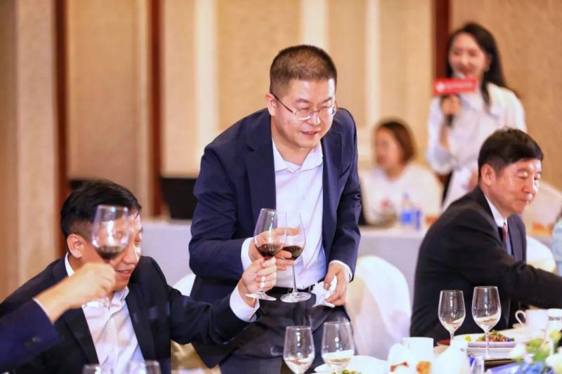 携手达沃斯|长城葡萄酒亮相2024夏季达沃斯·凤凰网梧桐夜话暨长江之夜(图8)