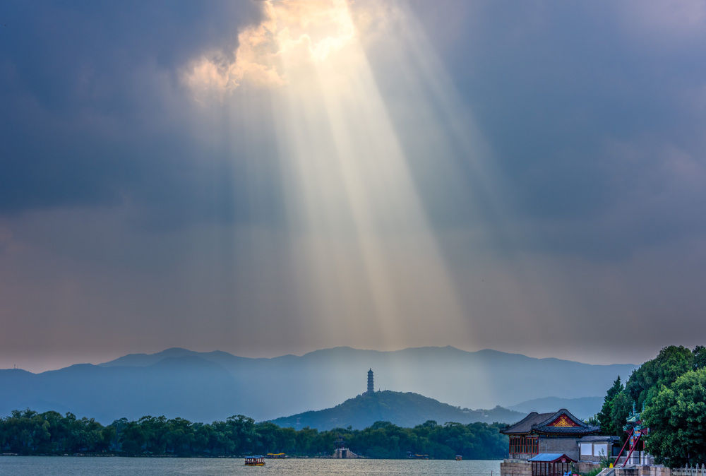 为什么彩虹是弯的?为什么航迹云有时出现有时没有?为什么雪后的世界特别安静?这些知识等你来get! 为什么彩虹是弯的?为什么航迹云有时出现有时没有?为什么雪后的世界特别安静?这些知识等你来get!