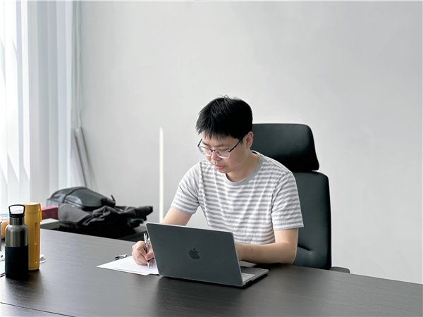 薛弘扬博士:首先提出视频问答多模态任务研究者,推动 AI 技术发展实现应用落地 薛弘扬博士:首先提出视频问答多模态任务研究者,推动 AI 技术发展实现应用落地(图3)