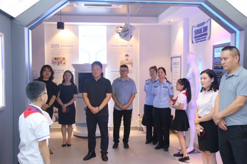 《成都市青白江区举行禁毒教育基地“新时代文明实践基地”授牌仪式暨第三期“青青少年”禁毒宣讲团结业仪式》(图6)