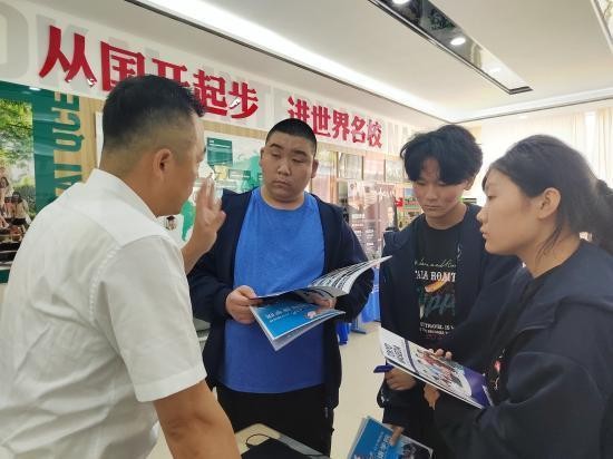 2024国开中学国际部本年度第一场国际教育展成功举办！(图13)